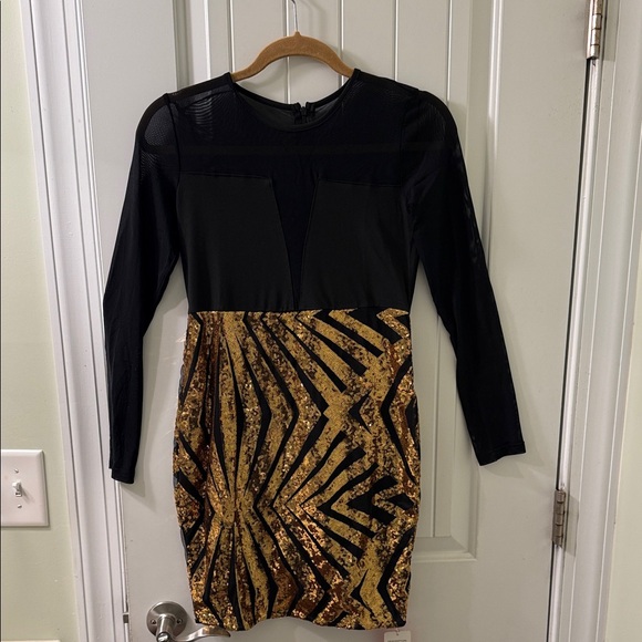 red dot boutique Dresses & Skirts - Chic Black and Gold Long Sleeve Dress